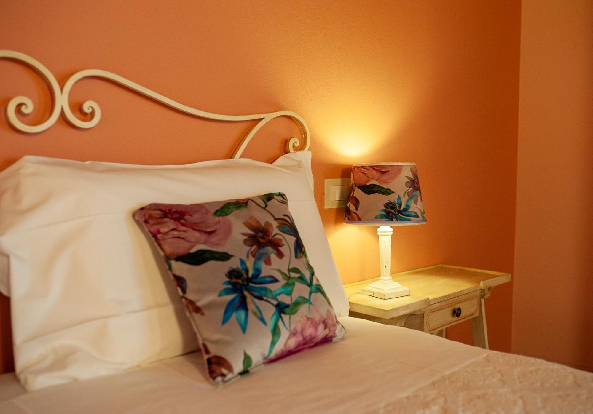 Le Colombaie Country Resort Ponsacco Kamer foto
